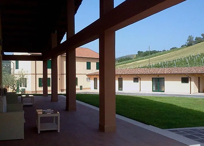 Le Vigne Di Clementina Fabi *